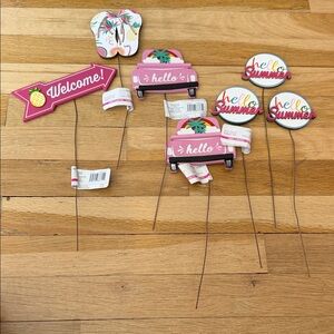 NWT & NWOT Bundle of 7 Ashland Hello Summer Wooden Sign Picks 🌴 🩴